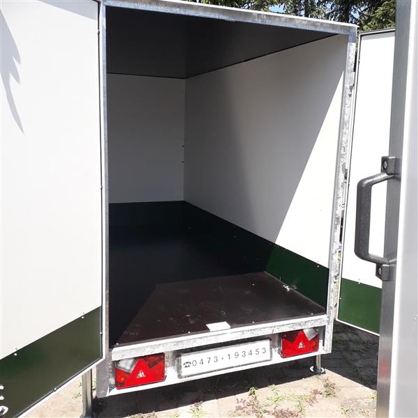 Grote foto gesloten aanhangwagen roca auto diversen aanhangers