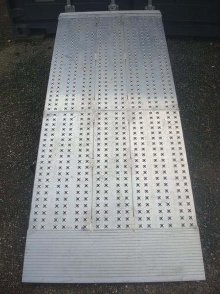 Grote foto oprijplaat rij plaat invalide lift altec roelstoel auto diversen gereedschap