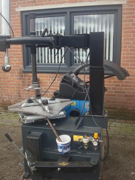 Grote foto banden monteer apparaat balanceer apparaat auto diversen gereedschap