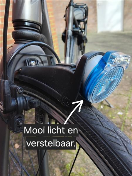 Grote foto e byke. koga. fietsen en brommers damesfietsen