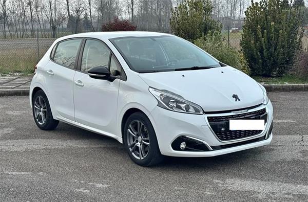 Grote foto peugeot 208 1.2 pure tech 82 ch mai 2017 auto peugeot