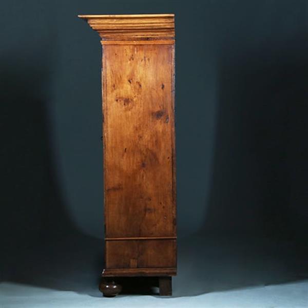 Grote foto stoere 17e eeuwse 2 deurs kast op bolpoten prachtige patina oude kleur no.371405 antiek en kunst stoelen en banken