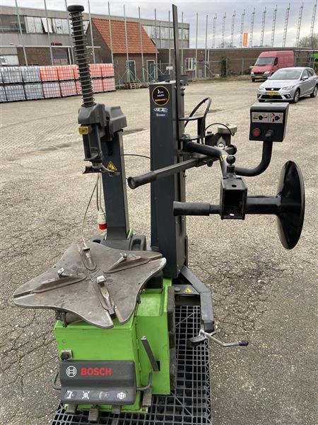 Grote foto bandenapparaat met hulparm bosch tce4420 12 tot 23 auto diversen gereedschap