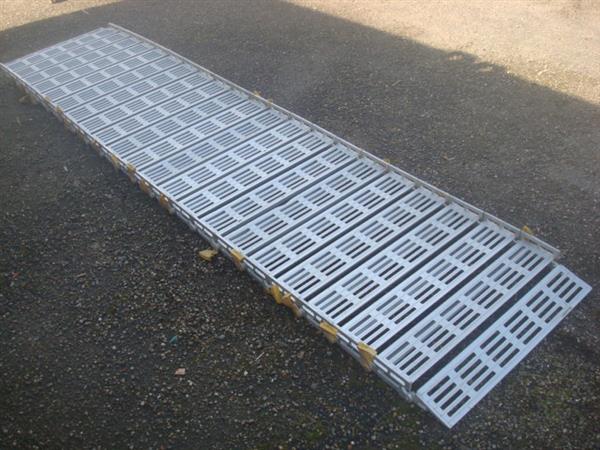 Grote foto oprijplaat roll a rampe oprolbaar auto diversen gereedschap