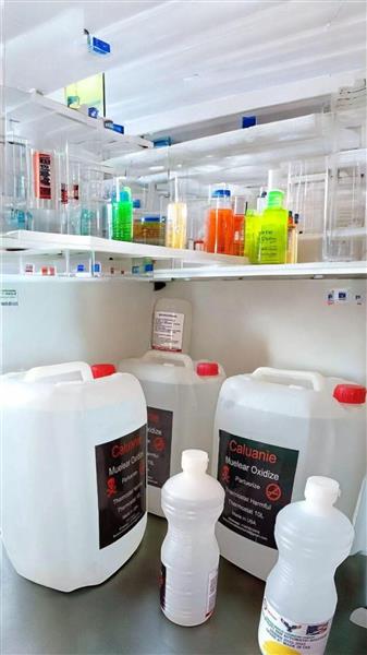 Grote foto caluanie muelear oxidize available diensten en vakmensen algemeen