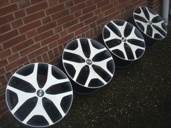 Grote foto 19 inch originele kia sportage jenzan 5x114.3 auto onderdelen banden en velgen