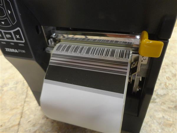 Grote foto zebra zt230 thermal transfer label printer peel usb network 203dpi computers en software printers