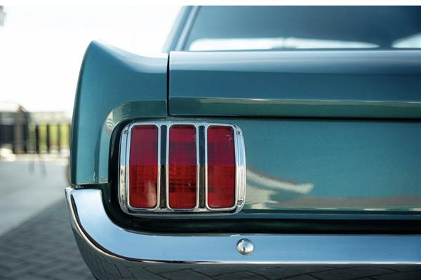 Grote foto ford mustang coupe 1965 turquoise v8 289 automaat auto ford usa
