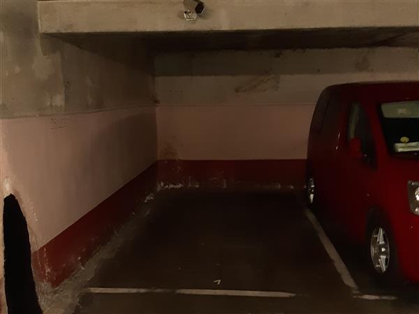 Grote foto afgesloten autostaanplaats kortrijk huizen en kamers garageboxen