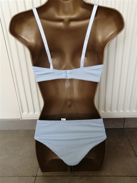 Grote foto elegante zachtblauwe bh zonder beugel met slip kleding dames ondergoed en lingerie