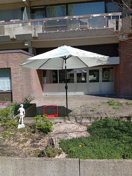 Grote foto 2 parasols 1 voet 2 hoezen tuin en terras overige tuin en terras