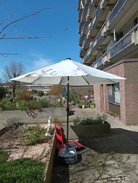 Grote foto 2 parasols 1 voet 2 hoezen tuin en terras overige tuin en terras