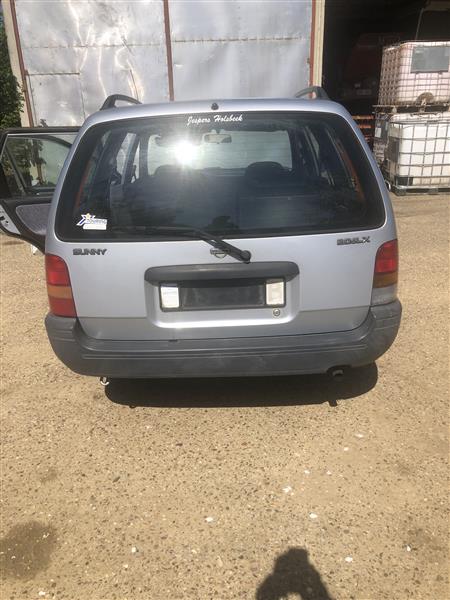 Grote foto auto nissan sunny auto nissan