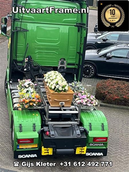 Grote foto uitvaart met een truck haakarm in belgi auto diversen overige accessoires