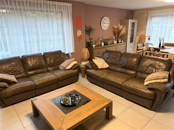 Grote foto gratis 2 lederen 3 zit zetels met relax huis en inrichting bankstellen
