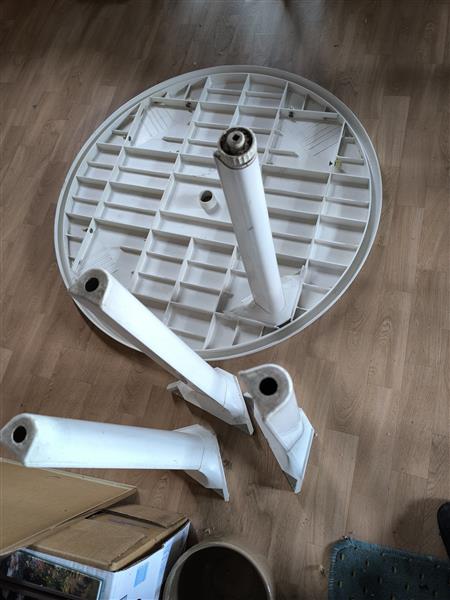 Grote foto ronde terrastafel tuin en terras tuinmeubelen