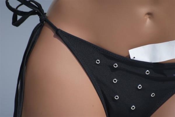 Grote foto trendy zwarte bikini met pareo medium kleding dames badmode en zwemkleding