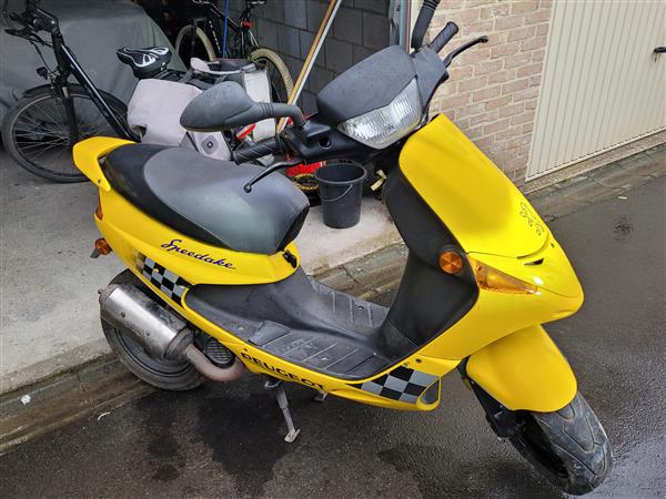 Grote foto scooter fietsen en brommers peugeot