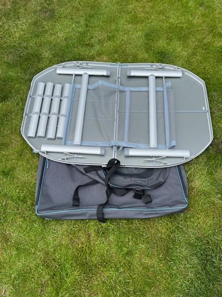 Grote foto campingtafel caravans en kamperen camper