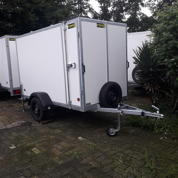 Grote foto gesloten aanhangwagen roca 750 kg auto diversen aanhangers