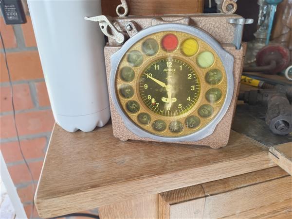Grote foto garageverkoop zolderschatten diversen rommelmarktspullen