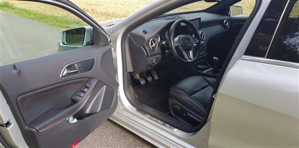 Grote foto mercedes a 180 cdi pack sport amg 04 2013 auto mercedes