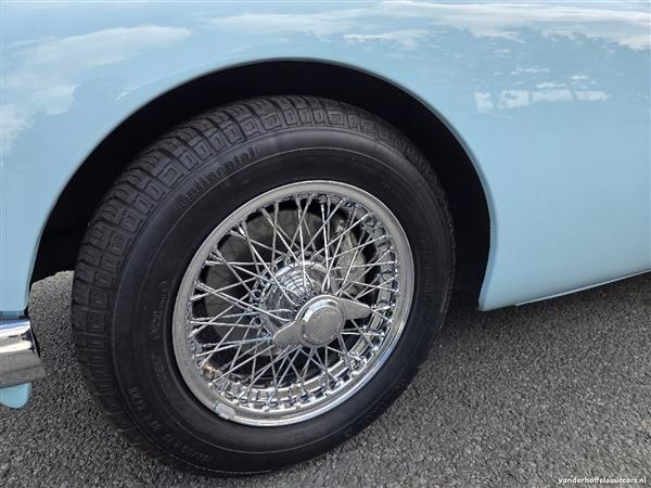 Grote foto mga 1600 iris blue 1960 auto mg