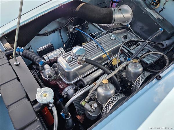 Grote foto mga 1600 iris blue 1960 auto mg