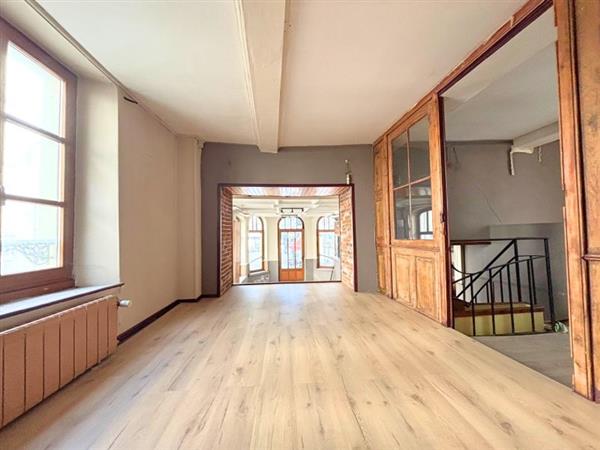 Grote foto bouillon pand met 2 handelswoningen. huizen en kamers bedrijfspanden