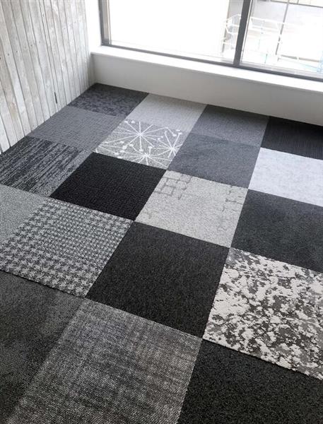 Grote foto aanbieding grijze tapijttegelmix nu 3 75 huis en inrichting vloerbedekking en kleden