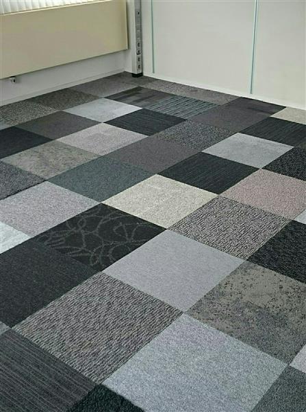 Grote foto aanbieding grijze tapijttegelmix nu 3 75 huis en inrichting vloerbedekking en kleden