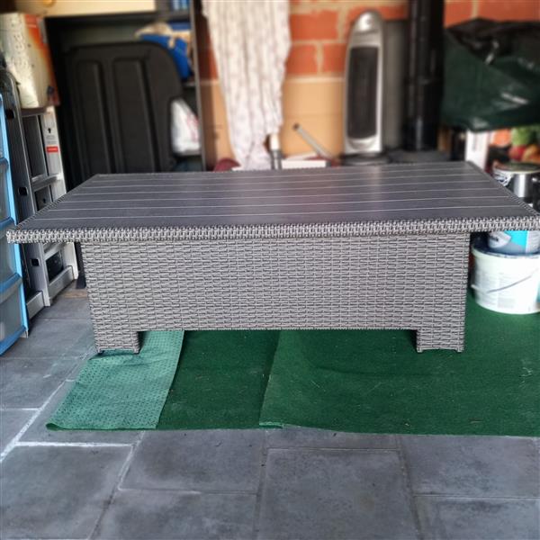 Grote foto tuintafel tuin en terras tuinmeubelen toebehoren