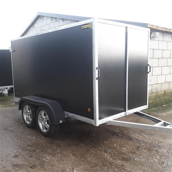 Grote foto gesloten aanhangwagen met valdeur en alu velg auto diversen aanhangers