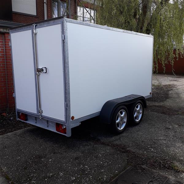 Grote foto gesloten aanhangwagen roca met alu velg auto diversen aanhangers