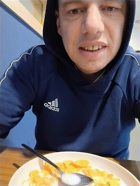 Grote foto man zoekt shemale voor eender welk contact erotiek man zoekt vrouw