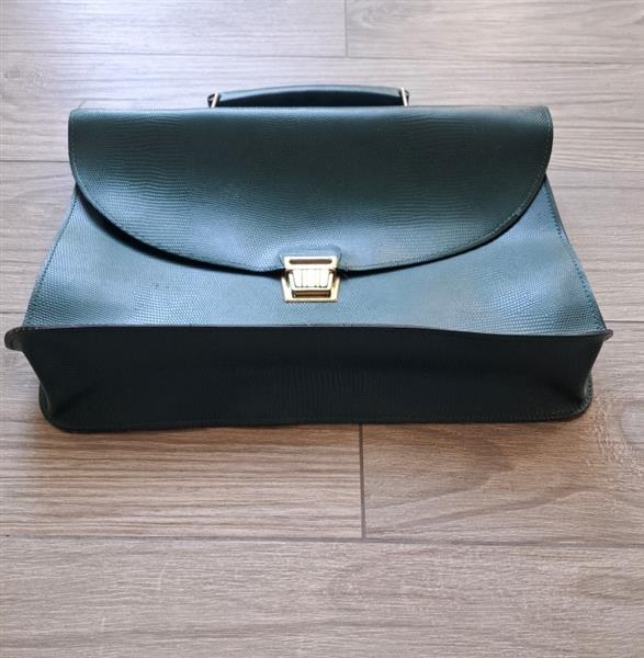 Grote foto knappe donkergroene vintage aktetas briefcase sieraden tassen en uiterlijk schooltassen