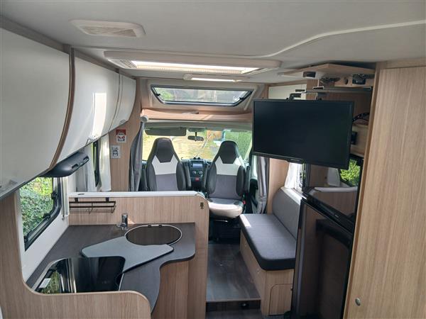Grote foto camper sunlight 64 t 80003km 2019 caravans en kamperen campers