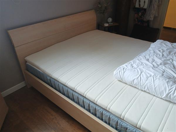 Grote foto bed 160 x200 lattenbodem nachtkastje huis en inrichting bedden