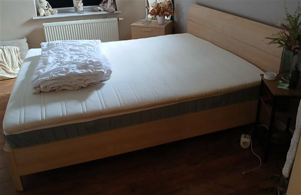 Grote foto bed 160 x200 lattenbodem nachtkastje huis en inrichting bedden