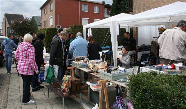 Grote foto grote garageverkoop rosekapellewijk diversen rommelmarktspullen