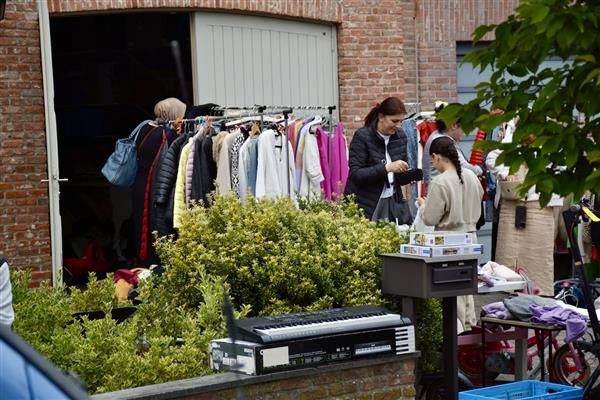 Grote foto grote garageverkoop rosekapellewijk diversen rommelmarktspullen