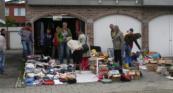 Grote foto grote garageverkoop rosekapellewijk diversen rommelmarktspullen