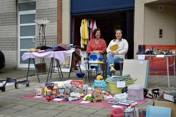 Grote foto grote garageverkoop rosekapellewijk diversen rommelmarktspullen