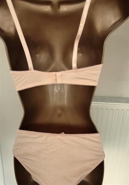 Grote foto chique goudbeige bh met slip d cups kleding dames ondergoed en lingerie