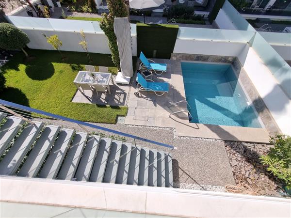 Grote foto app met prive tuin zwembad en dakterras vakantie turkije