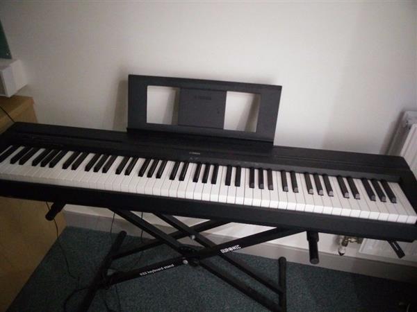 Grote foto piano huren voor 25 per maand muziek en instrumenten piano en vleugels