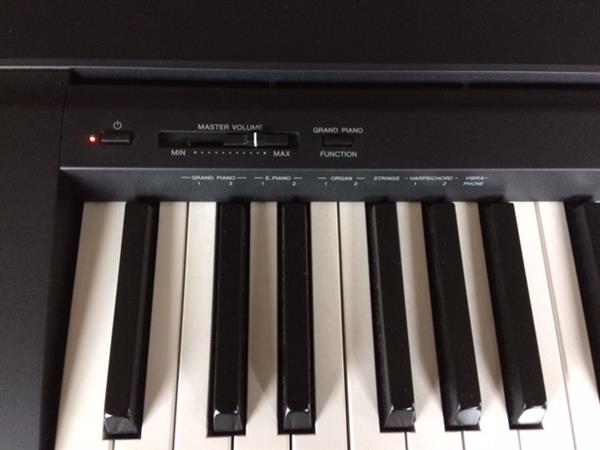 Grote foto piano huren voor 25 per maand muziek en instrumenten piano en vleugels