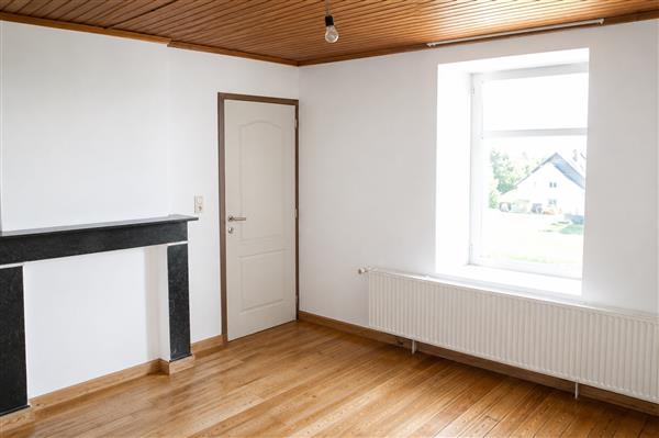 Grote foto offagne woning met tuintje. huizen en kamers eengezinswoningen
