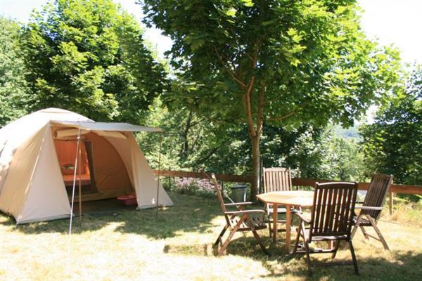 Grote foto kamperen op kleine autovrije camping vakantie frankrijk