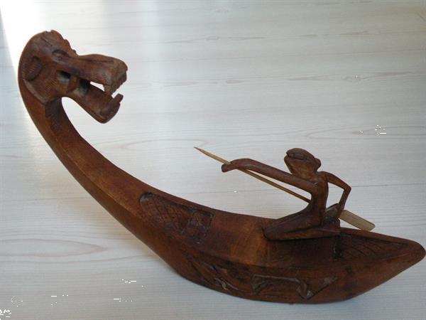 Grote foto drakenboot oosters houtsnijwerk. antiek en kunst niet westerse kunst